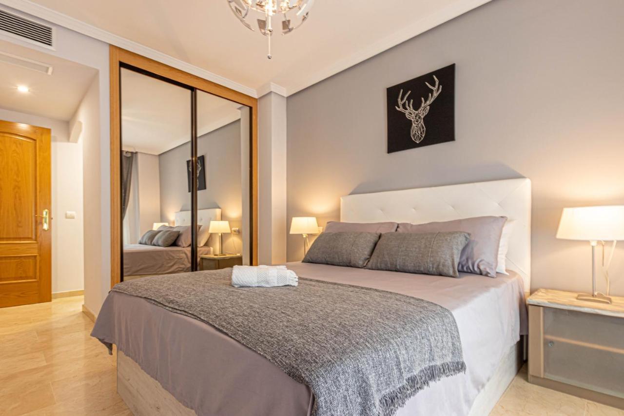 797 Holiday Rentals- Piso Con Amplia Terraza A Solo 1 Min De La Playa 베날마데나코스타 외부 사진